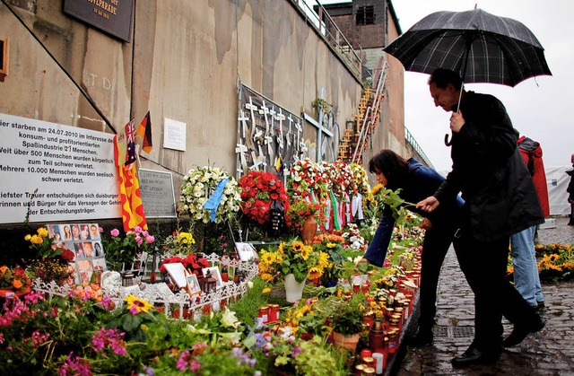 Gedenksttte am Unglcksort in Duisburg   | Foto: dpa