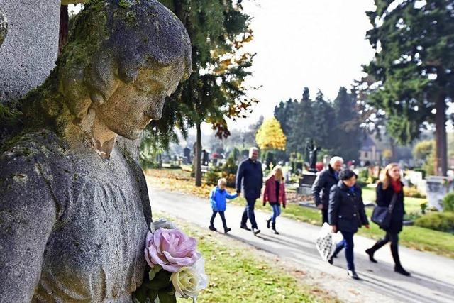 Auf dem Friedhof abgelenkt: Polizei warnt vor Betrger