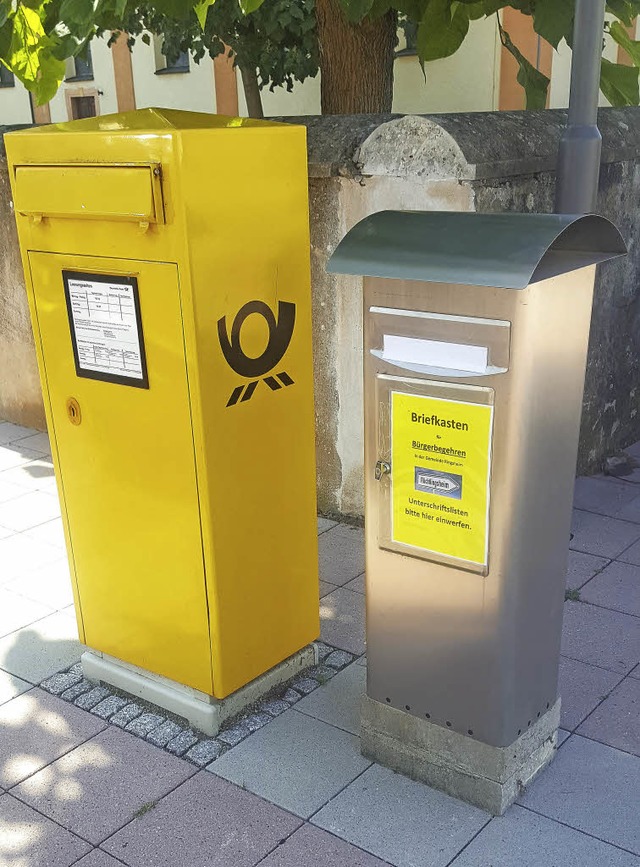 Der Unterschriftenkasten fr das Brgerbegehren am Rathausplatz in Ringsheim    | Foto: Privat