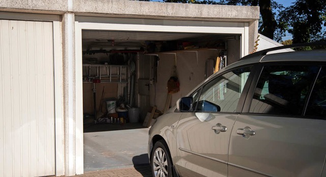 Ein Zuhause frs Auto: Generell bietet... und Langfingern als etwa ein Carport.  | Foto: A. Warnecke, dpa