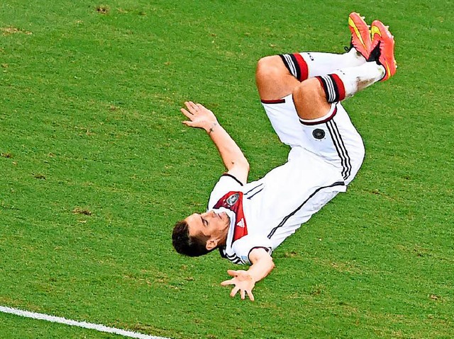 Miro Klose machte den Salto zu seinem Jubel-Markenzeichen.  | Foto: dpa