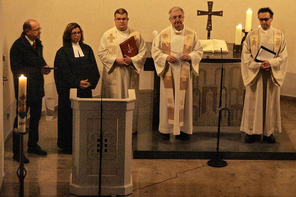 Impressionen von der Nacht der offenen Kirchen, eingeleitet von allen geistlichen Oberhäuptern der beteiligten Kirchen (Foto: Karin Stöckl-Steinebrunner) Impressionen von der Nacht der offenen Kirchen, eingeleitet von allen geistlichen Oberhäuptern der beteiligten Kirchen (Foto: Karin Stöckl-Steinebrunner)