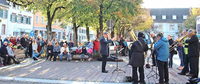 Um exakt 15.17 Uhr stimmte der Posaune... feste Burg ist unser Gott&#8220; an.   | Foto: Anja Bertsch