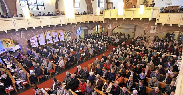 Glubige aus allen evangelischen Kirch...n der Kirche in Nonnenweier zusammen.   | Foto: Wolfgang Knstle