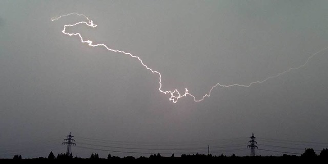 Dieser Blitz schlug bei Villingen-Schwenningen ein.  | Foto: dpa