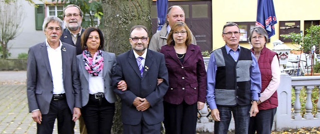 Der neue Vorstand des VdK-Ortsverbande...envorsitzenden Bruno Wiedmann (links)   | Foto: Helmut Hassler