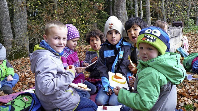 Ein leckeres Frhstck mitten im Wald ...war fr alle ein besonderes Erlebnis.   | Foto: Rittner