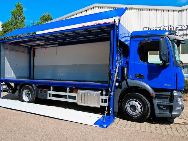 Klappwandaufbauten fr Lkw sind eine Spezialitt von Zikun   | Foto: Zikun