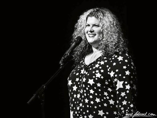 Kerstin Luhr tritt bei der Comedy Night in der Mensabar auf.  | Foto: FOTONOID