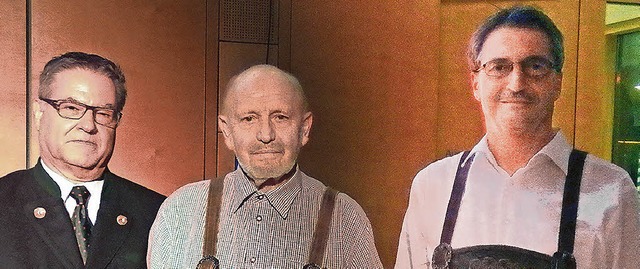 Ernst Weltle (Mitte) und Manfred Koch ...kverbandes, Bernhard Metzger, geehrt.   | Foto: B. flier