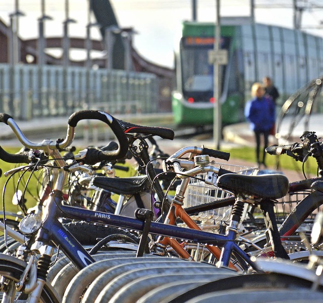 Nicht berall passen Rad- und Tramverkehr zusammen.   | Foto: Lauber