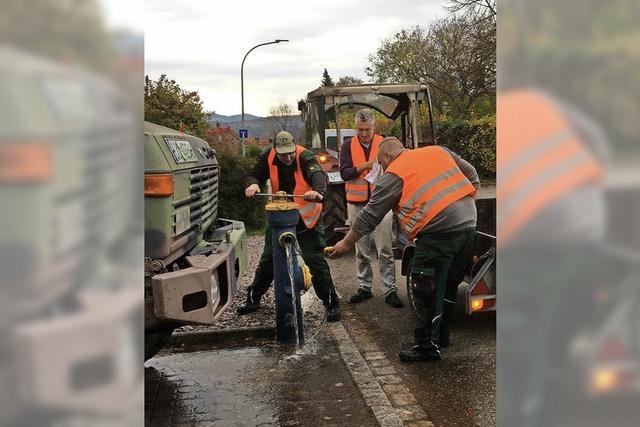 Feuerwehr kontrolliert Hydranten und Gullis