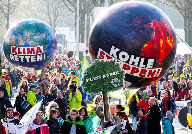 &#8222;Klima schtzen &#8211; Kohle st...stration vor dem Klimagipfel in Bonn.   | Foto: dpa