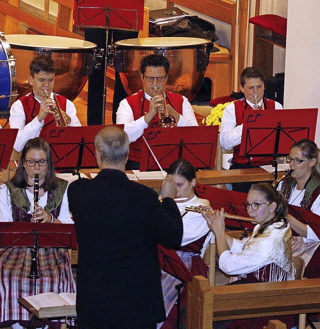 Auch getragene, moderne Melodien beherrschten die Kapelle.    | Foto: Heidi Fssel