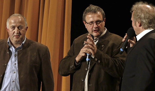 Alfred Kopf und  Eugen Gppert (v. lin...e Baumann ber Landwirtschaft im Tal.   | Foto: H. fssel