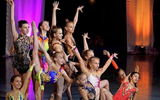 Die Gymnastinnen der Rhythmischen Sportgymnastik bekommen das Grne Band.   | Foto: TV Lahr