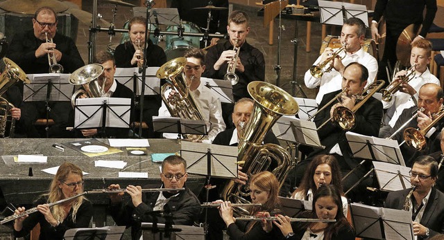 Viele ehemaliger Musiker stocken die Kapelle auf.   | Foto: Heidi Fssel