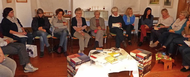 Einen Leseabend fr Frauen organisiert...) vom Bchereiteam Riedern-Hrrlingen.  | Foto: Elisabeth Baumeister