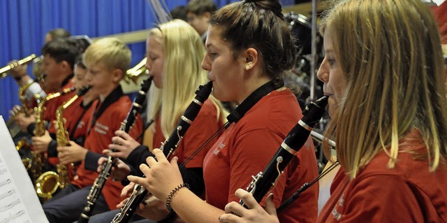 Das Jugendorchester des Musikvereins A...rffnete die Versammlung musikalisch.   | Foto: Gramespacher