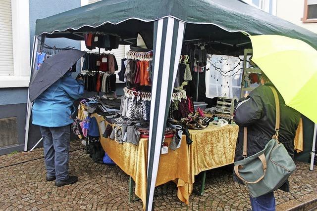 Man trgt wieder Schirm beim Martinimarkt