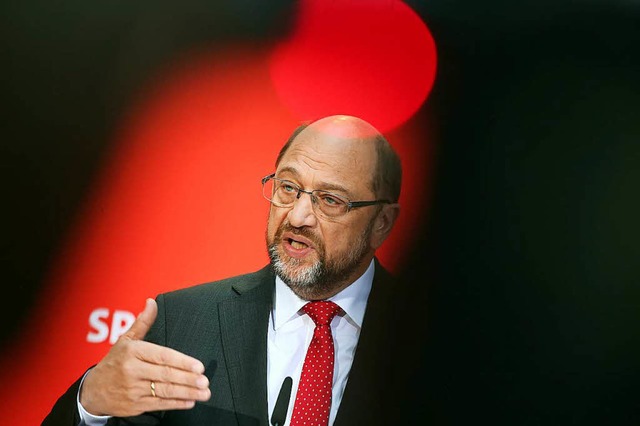 Will sich im Dezember auf dem Parteita...tigen lassen: SPD-Chef Martin Schulz   | Foto: DPA