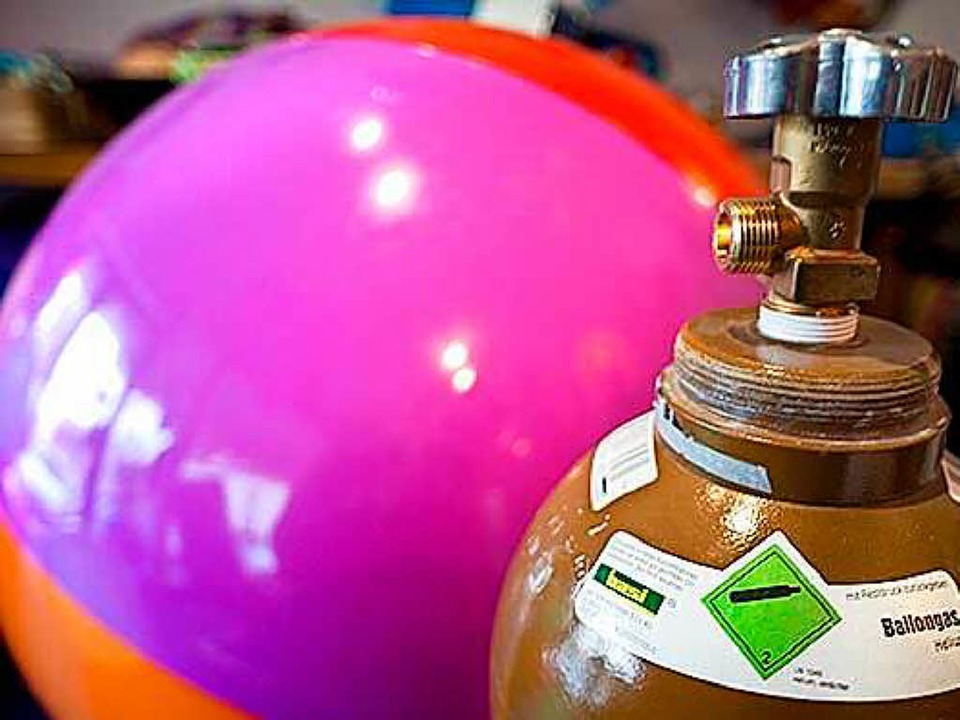 Warum wird die Stimme höher, wenn man Helium schluckt? Fragen Sie nur