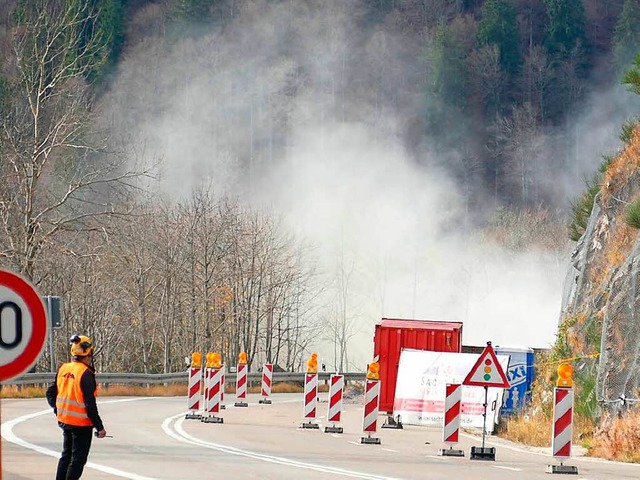 Bereits vor wenigen Tagen war am Feldberg ein Felsen gesprengt worden.  | Foto: Dirk Sattelberger