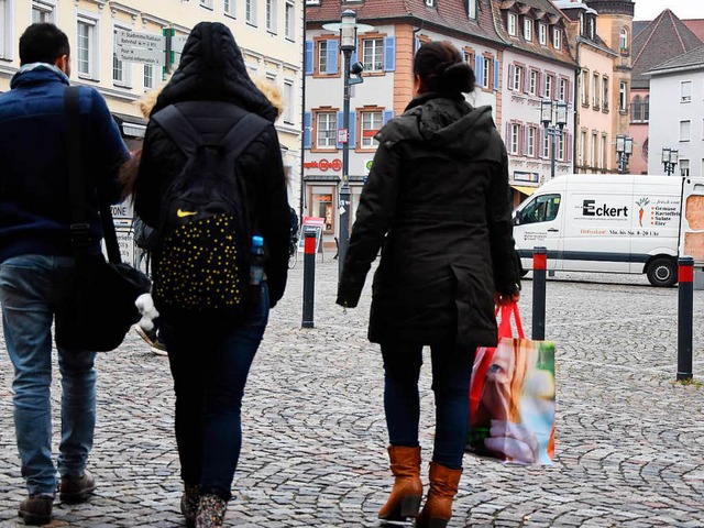 An Heiligabend noch schnell mit Einkau...t schlender? Das ist unwahrscheinlich.  | Foto: Jonas Hirt