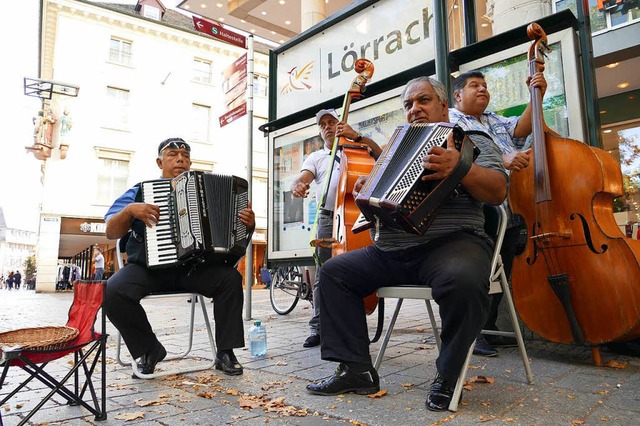 Die Gypsy Stars Band, vorne Lilian, to...e Stdte und ist Stammgast in Lrrach.  | Foto: Peter Gerigk