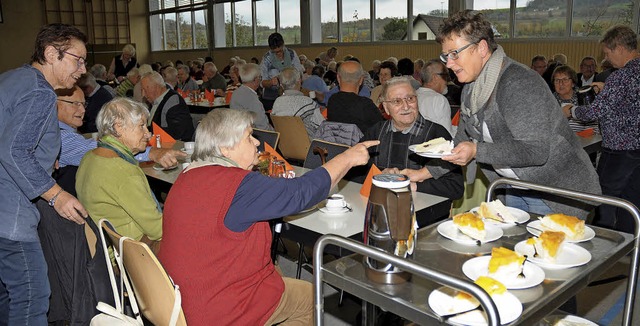 Beim Seniorennachmittag in Binzen geno... und Hort sowie dem Frauenchor Binzen.  | Foto: Ounas-Krusel
