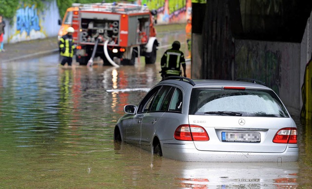 Wie sich die Gemeinde gegen Starkregen...n in Denzlingen teilweise berflutet.   | Foto: Seeger/dpa