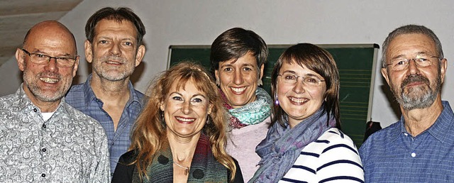 Der neue Vorstand des Tango-Vereins (v...na und Raimund Heinze. Foto: Ines Bode  | Foto: Ines Bode