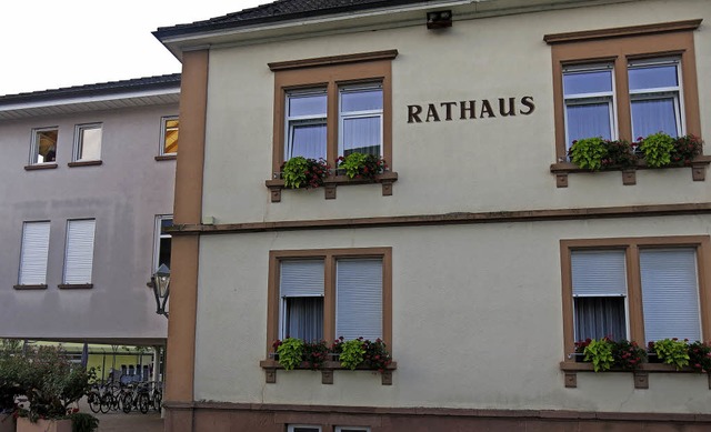 Das Rathaus Sexau mit Anbau wird saniert und umgebaut.   | Foto: Georg Voss