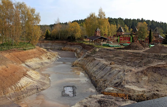 Blick von der Aussichtsplattform ins L...t der Sauberkeitsschicht ausglegt ist.  | Foto: Christa Maier