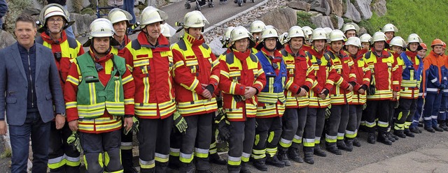 Die Freiwillige Feuerwehr Inzlingen ha...n, die die neuen Einsatzjacken tragen.  | Foto: Paul Schleer