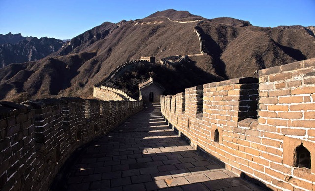 Die chinesische Mauer wird etwas durchlssiger.  | Foto: AFP