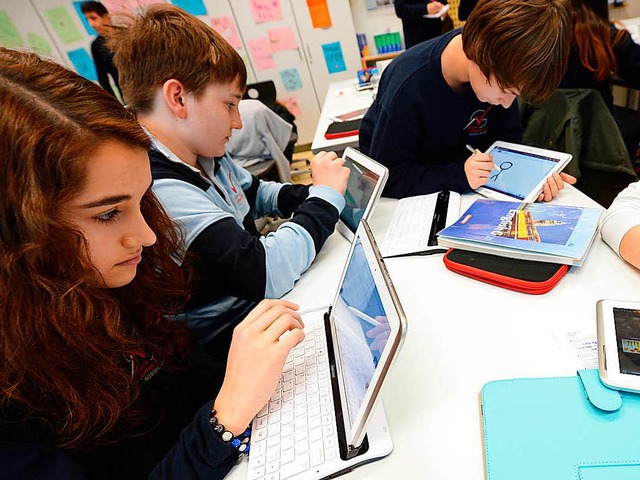 Digitale Medien im Schulunterricht &#8...ne Katastrophe zu Lasten der Pdagogik  | Foto: Arne Dedert