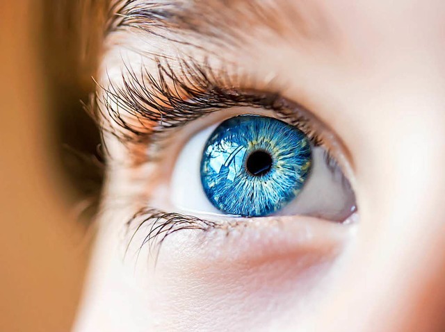 Woran liegt es, wenn das Augenlid gelegentlich unwillkrlich zuckt?  | Foto: Colourbox.de