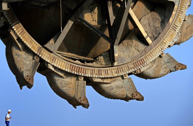 Dieser 3000 Tonnen schwere Schaufelrad... mehr Tempo beim Klimagipfel in Bonn.   | Foto: dpa