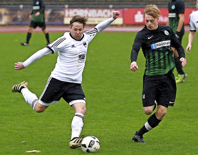 Hellwach nach dem Spielunterbruch, abe...atrick Heft vom FC Steinen-Hllstein).  | Foto: Niklas Schchlin, FuPa