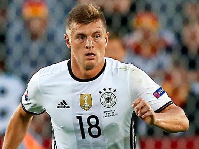 Unumstrittene Stammkraft: Toni Kroos, hier bei der EM 2016   | Foto: DPA