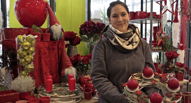 Freut sich auf die Adventszeit: Mitarbeiterin Elisa Ocvirk   | Foto: kf