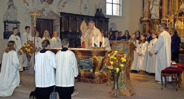 Der Festgottesdienst zum Patrozinium i...e von Pfarrer Rmi Purzeau zelebriert.  | Foto: Jrgen Schweizer