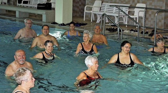 Die Samstags-Schwimmstunden der Verseh...pe in Freiamt sind stets gut besucht.   | Foto: Werner Schnabl