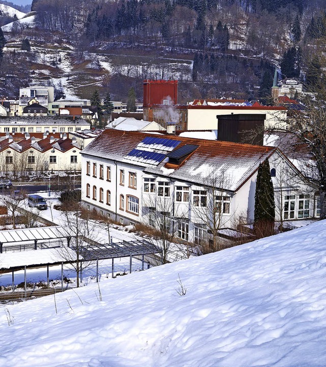 Die Wohnanlage Wiesental ist im ehemaligen Zeller Krankenhaus untergebracht.   | Foto: Archivfoto: Silke Hartenstein
