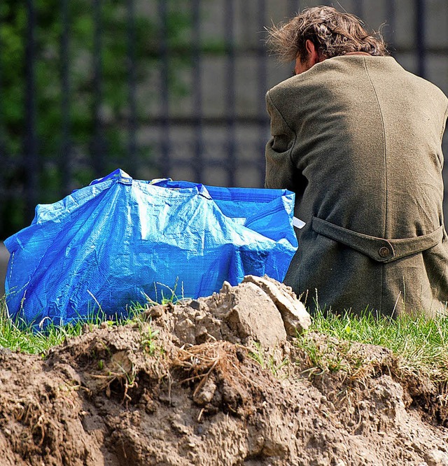 Echte Flle von Menschen, die auf der ...is jetzt in Rheinfelden nicht erfasst.  | Foto: Daniel Bockwoldt/dpa