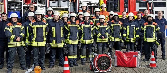 Sie haben ihre Prfungen bestanden: 17...fr den Ernstfall bestens augebildet.   | Foto: Feuerwehr Offenburg