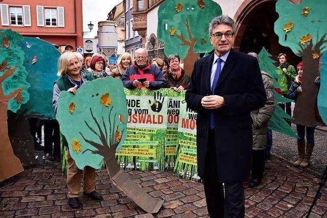 OB Salomon rckt von Mooswald-Bebauung ab