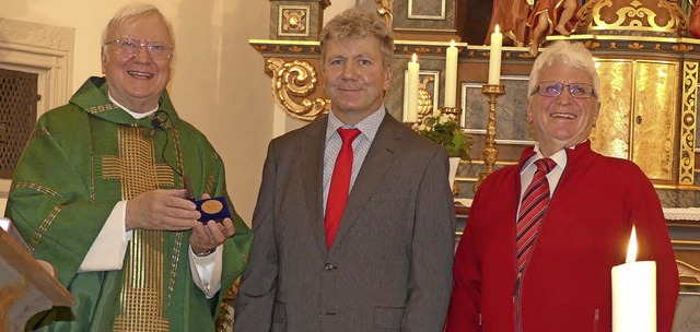 Im Rahmen eines festlichen Gottesdiens... Dirigenten Gerhard Zolg (von links).   | Foto: Annette Schwarz