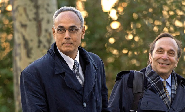 Manuel Burga (links), einst Prsident ...ls gekratzt, wie sein Anwalt beteuert?  | Foto: AFP